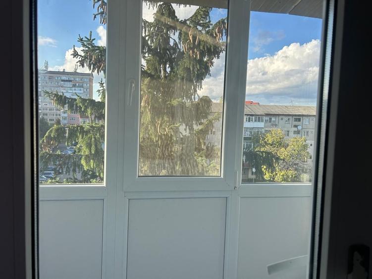Apartament cu 2 camere semidecomandat în Micro 6