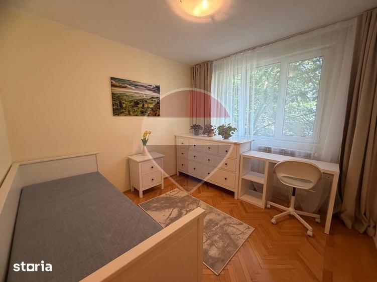 Apartament cu 3 camere în Drumul Taberei