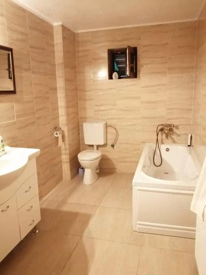 Casă cu 4 camere cu Teren 5000 Mp în Central