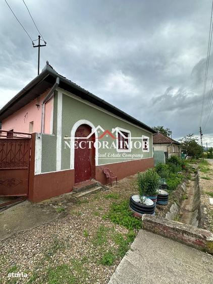 Casă cu 4 camere în Forău