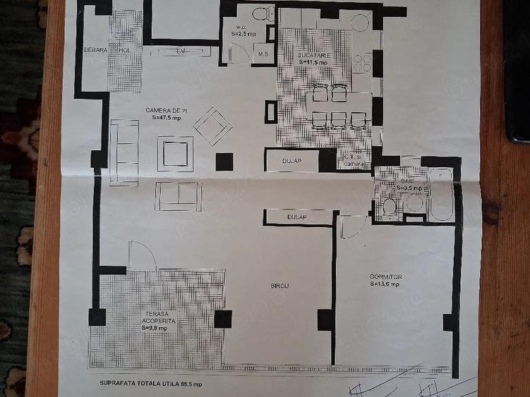 Apartament cu 3 camere semidecomandat în Circumvalațiunii
