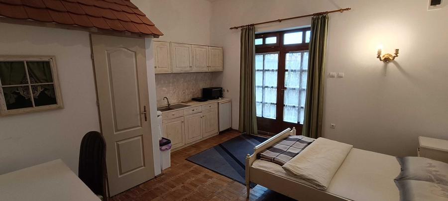 Garsonieră decomandată în Central