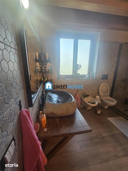 Casă cu 4 camere cu Teren 300 Mp în Central