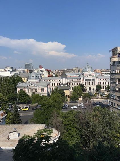 Apartament cu 2 camere decomandat, mobilat în P-ța Universității
