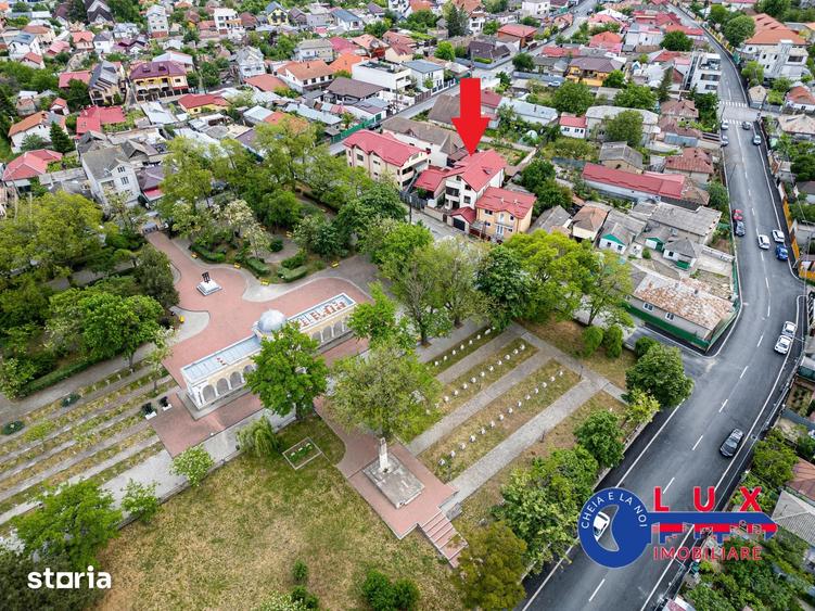 Casă cu 7 camere cu Teren 275 Mp în Central