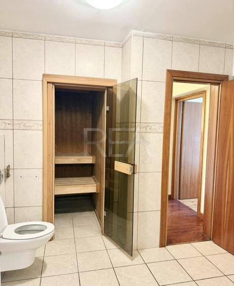Apartament cu 4 camere decomandat, mobilat în P-ța Unirii
