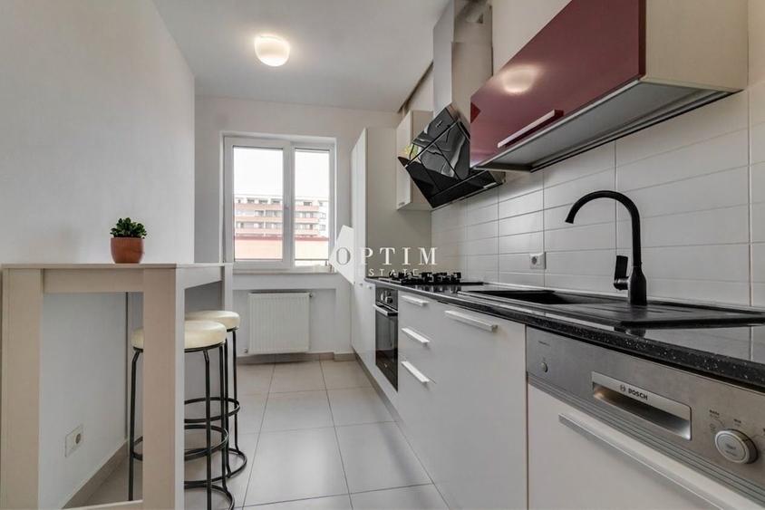 Apartament cu 3 camere semidecomandat, mobilat în Băneasa