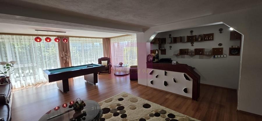 Casă cu 7 camere în Central