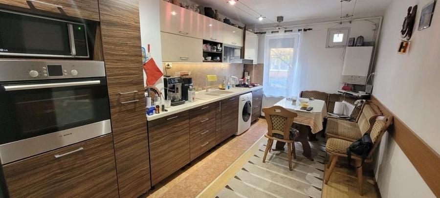 Apartament cu 3 camere decomandat în Craiter