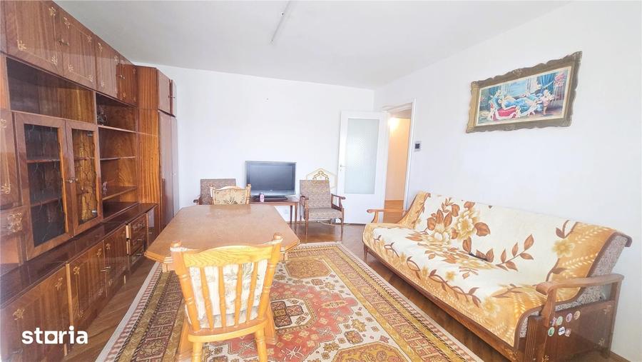 Apartament cu 4 camere decomandat în Micro 16