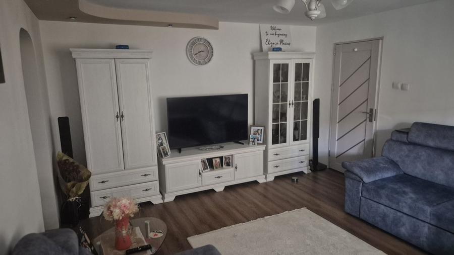 Apartament cu 3 camere în Rovine