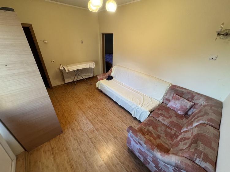 Apartament cu 2 camere semidecomandat, mobilat în Central