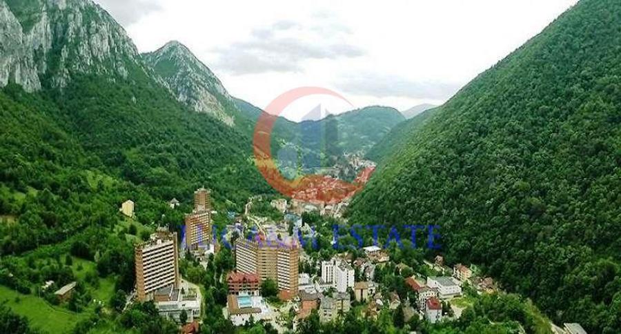 Teren intravilan de 5650 mp, în Central