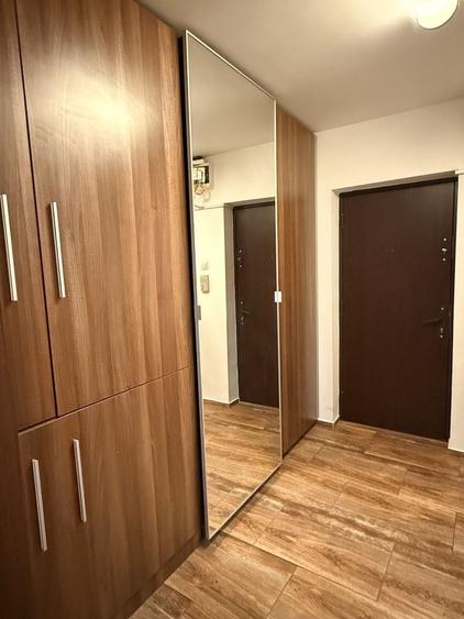 Apartament cu 2 camere semidecomandat în Eroii Revoluției