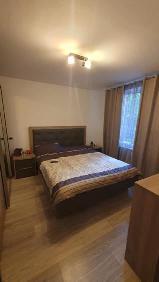 Apartament cu 3 camere decomandat, mobilat în Sud