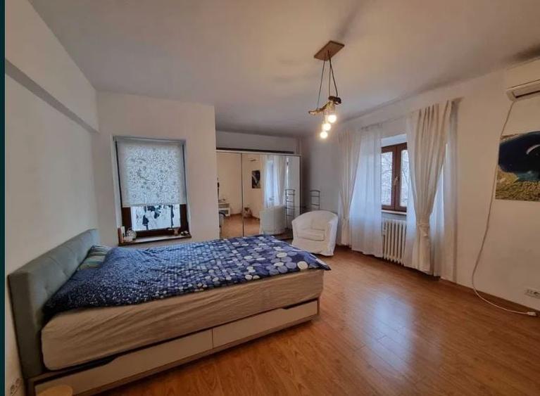 Garsonieră decomandată, mobilată în Decebal