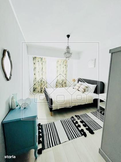 Apartament cu 3 camere decomandat în Piața Cluj