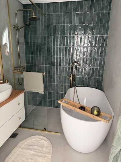 Apartament cu 4 camere semidecomandat în Ștefan cel Mare