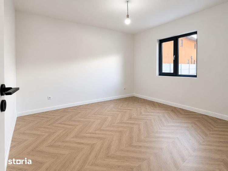 Casă cu 5 camere cu Teren 460 Mp în Domnești
