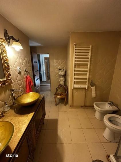 Casă cu 6 camere cu Teren 450 Mp în Vasile Alecsandri