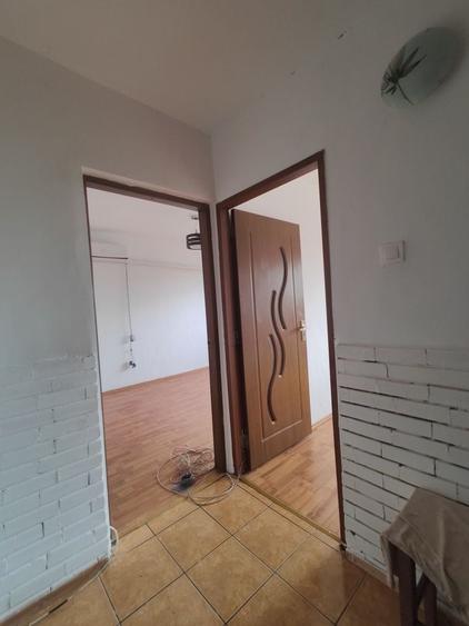 Apartament cu 2 camere decomandat în 23 August