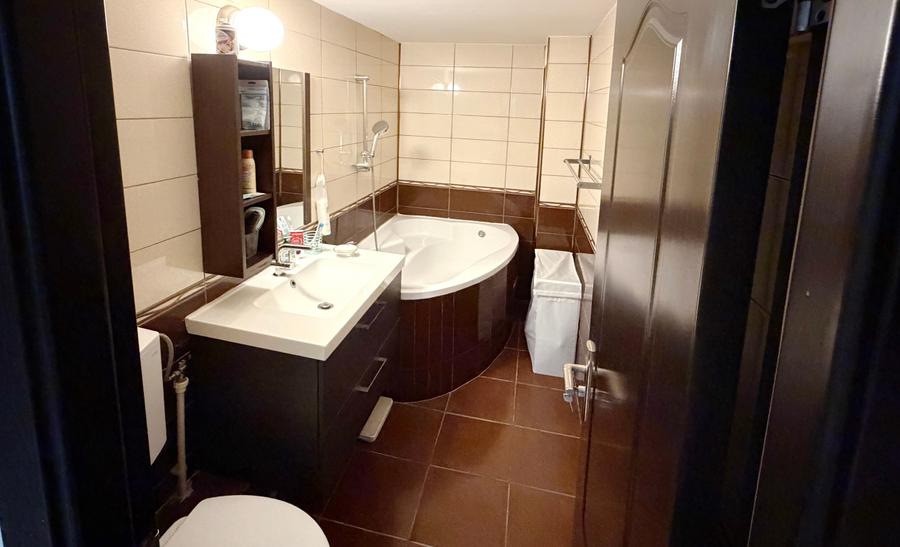 Apartament cu 3 camere decomandat în Vitan Mall