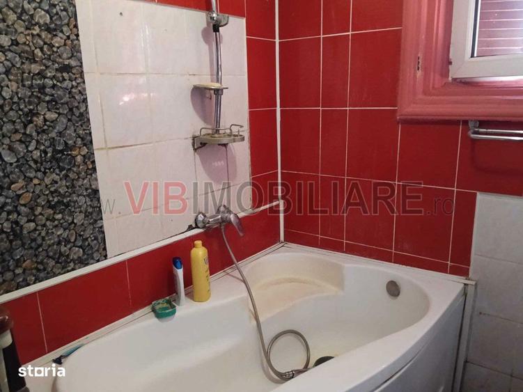Casă cu 6 camere cu Teren 722 Mp în Aradului
