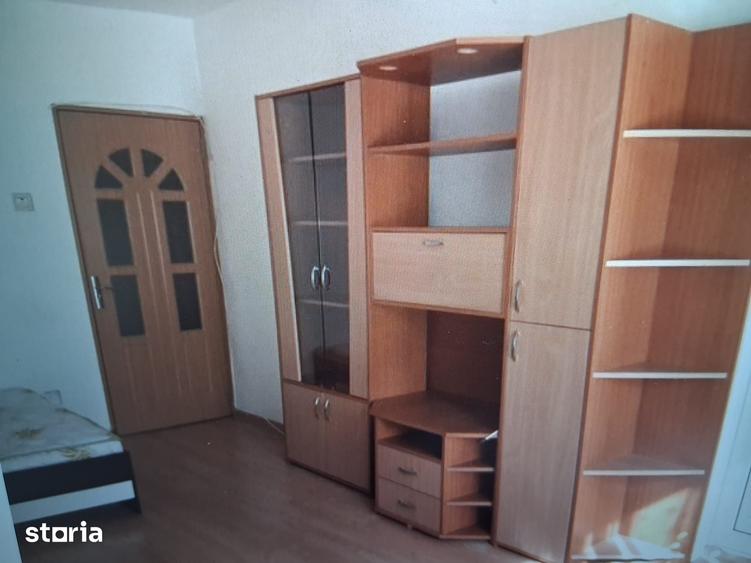 Garsonieră decomandată în Colentina