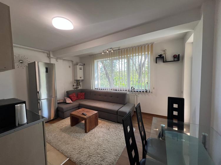 Apartament cu 2 camere decomandat în Borhanci