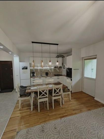 Apartament cu 3 camere semidecomandat, mobilat în Florești