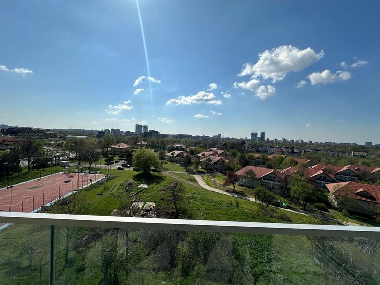 Apartament cu 3 camere decomandat în Floreasca