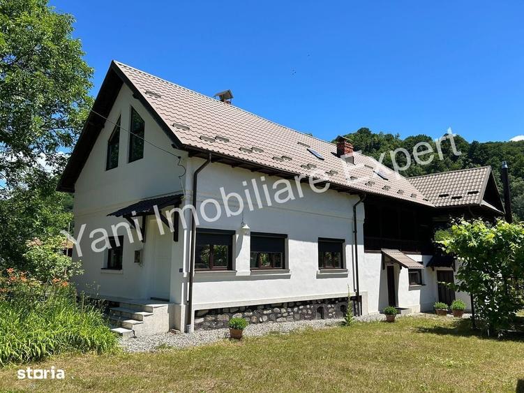 Casă cu 4 camere cu Teren 5146 Mp în Sălătrucu