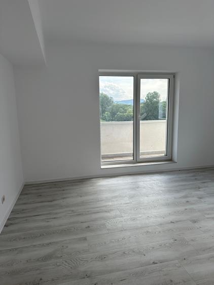 Apartament cu 2 camere decomandat în 13 Decembrie
