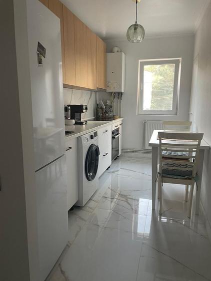 Apartament cu 2 camere decomandat, mobilat în Plopilor