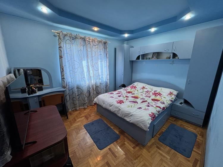 Apartament cu 3 camere semidecomandat, mobilat în Aiud