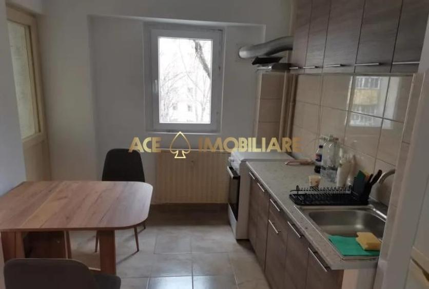 Apartament cu 3 camere decomandat, mobilat în Iancului