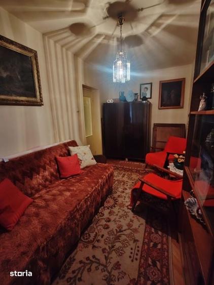 Apartament cu 4 camere decomandat în Central