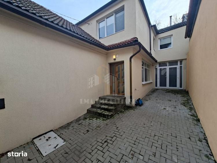 Casă cu 4 camere în Schei