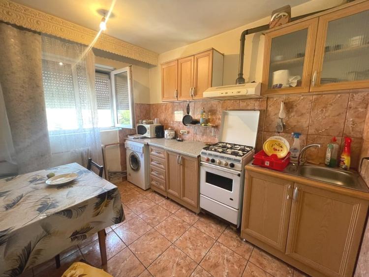 Apartament cu 2 camere semidecomandat, mobilat în Cetate
