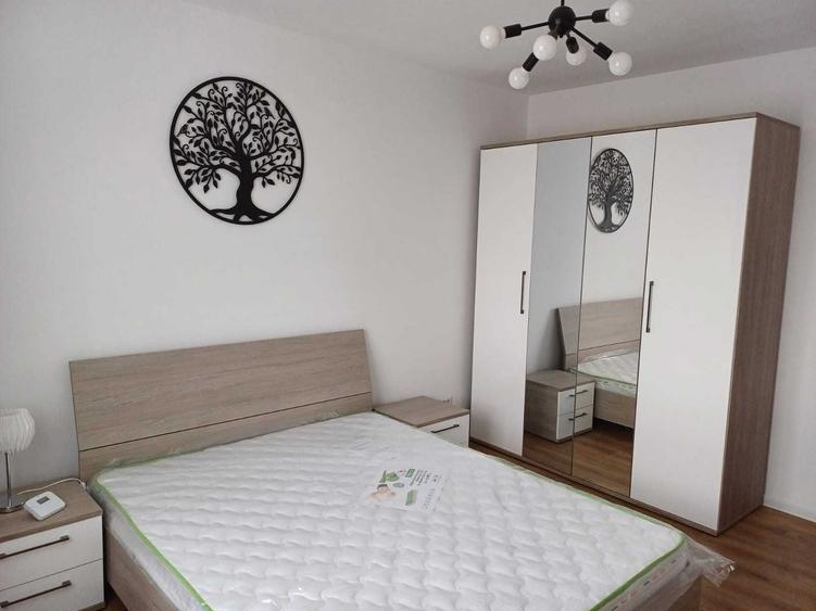 Apartament cu 2 camere decomandat în Apărătorii Patriei