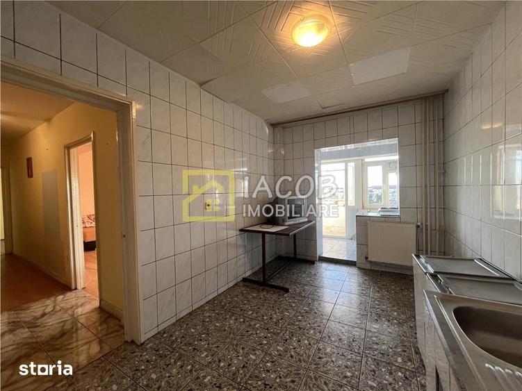Apartament cu 2 camere decomandat în Central
