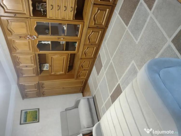 Apartament cu 2 camere decomandat în Podu Roș