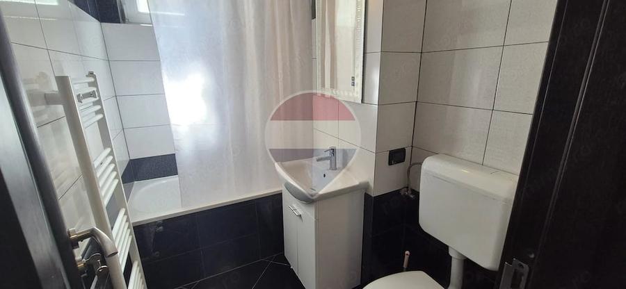 Garsonieră decomandată în Central