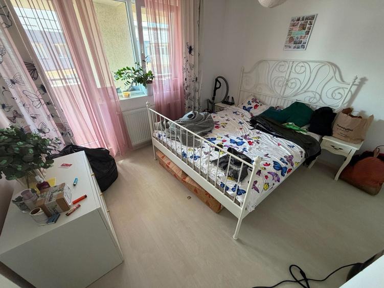 Apartament cu 3 camere decomandat, mobilat în Central