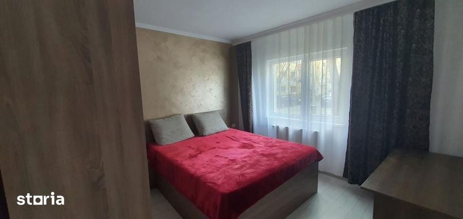 Apartament cu 4 camere decomandat în Rogerius