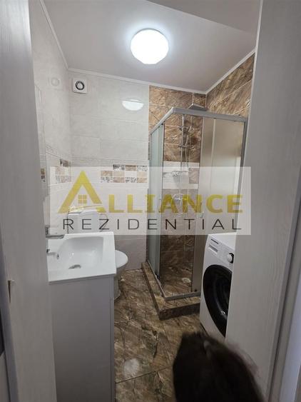 Garsonieră decomandată în Sud