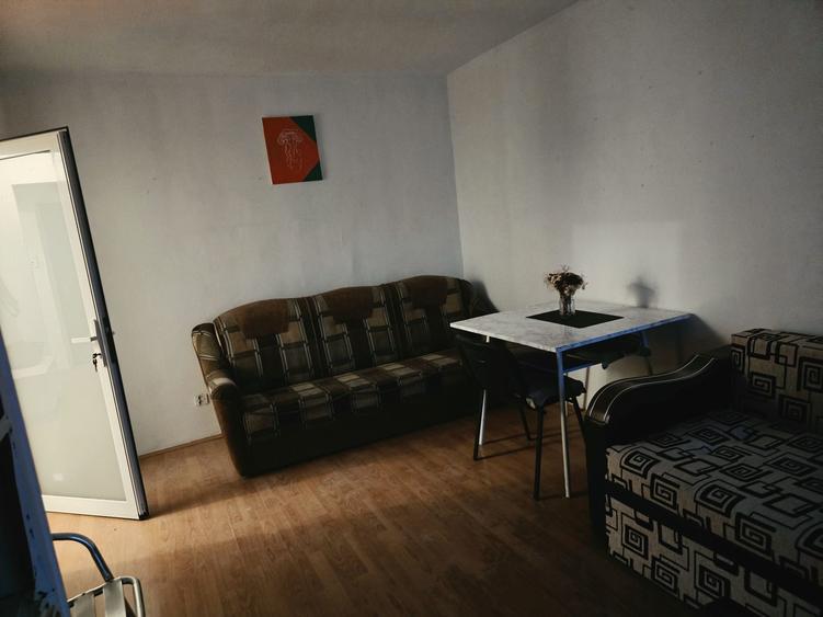 Apartament cu 3 camere decomandat în Dosu Bricii