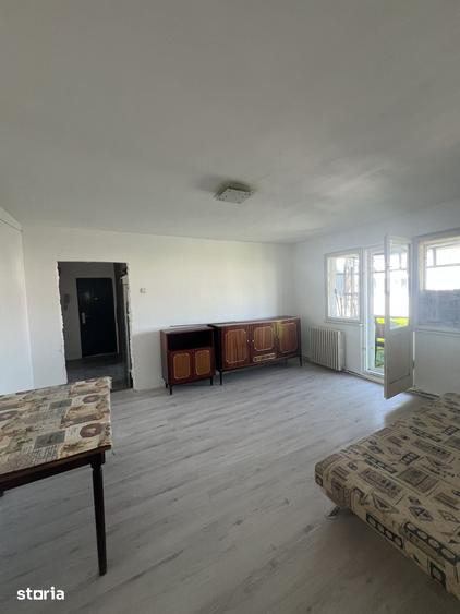 Apartament cu 2 camere semidecomandat în Decebal