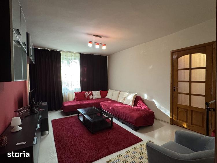 Apartament cu 3 camere semidecomandat în Central
