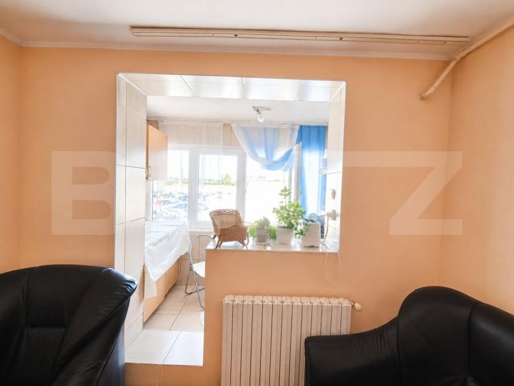 Apartament de vânzare, 2 camere, 35 mp, zona Micro 6 - 4
